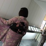 ご披露宴出席、上品な紫色の小振袖のお着物。