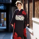 結婚式、ご披露宴、パーティー、カジュアルウエディング、入学式、卒業式など様々なフォーマルシーンにLojeオリジナルブランド着物は唯一京都にここだけです。ひと際美しく品格があり可愛さやレトロモダン、粋さを演出。素材は上質日本製シルク100％
