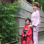 結婚式、ご披露宴、パーティー、カジュアルウエディング、入学式、卒業式など様々なフォーマルシーンにLojeオリジナルブランド着物は唯一京都にここだけです。ひと際美しく品格があり可愛さやレトロモダン、粋さを演出。素材は上質日本製シルク100％。