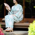 結婚式、ご披露宴、パーティー、カジュアルウエディング、入学式、卒業式など様々なフォーマルシーンにLojeオリジナルブランド着物は唯一京都にここだけです。ひと際美しく品格があり可愛さやレトロモダン、粋さを演出。素材は上質日本製シルク100％
